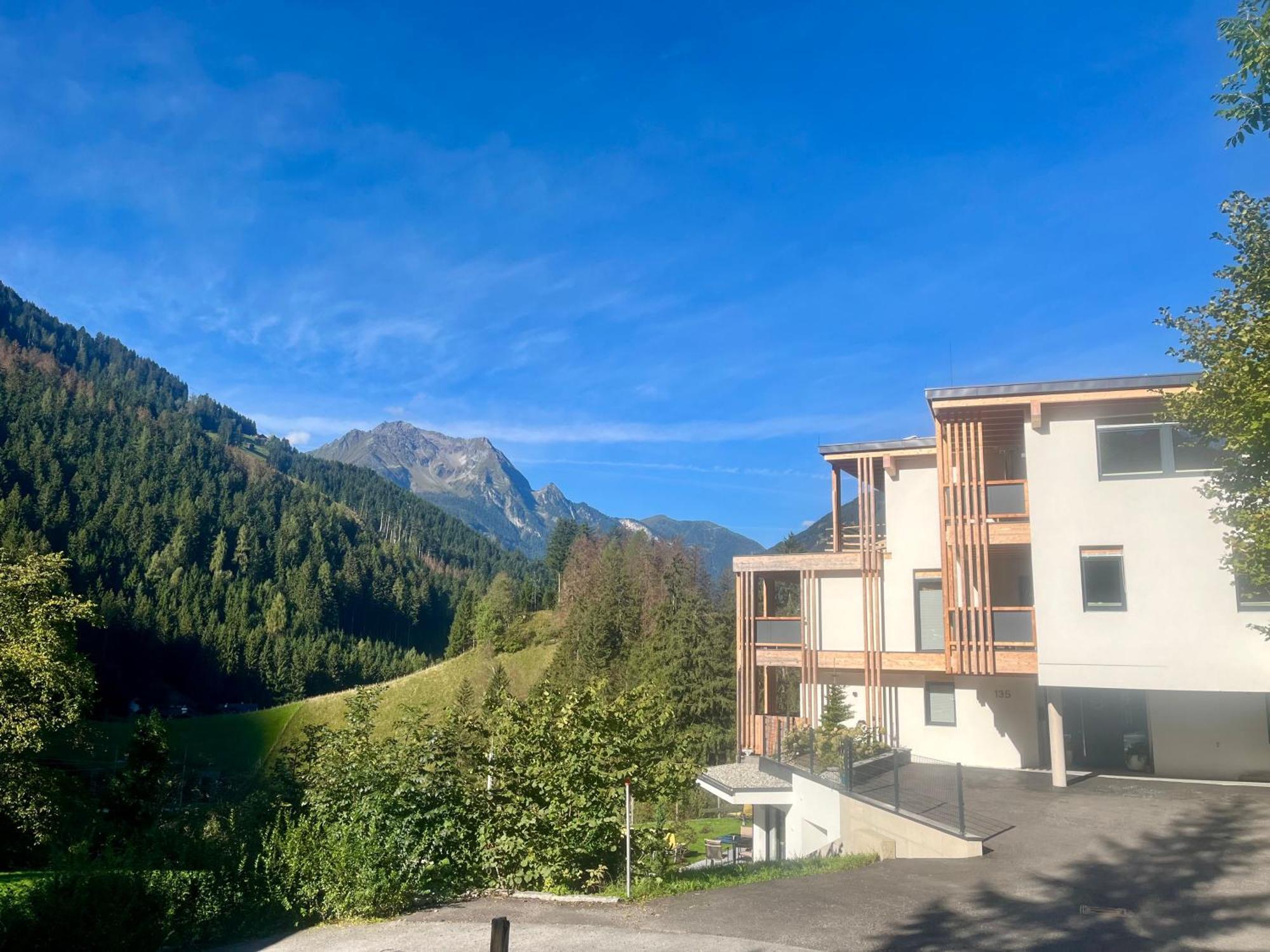 Natur Zeit - Alpine Garden Apartments Майрхофен Экстерьер фото