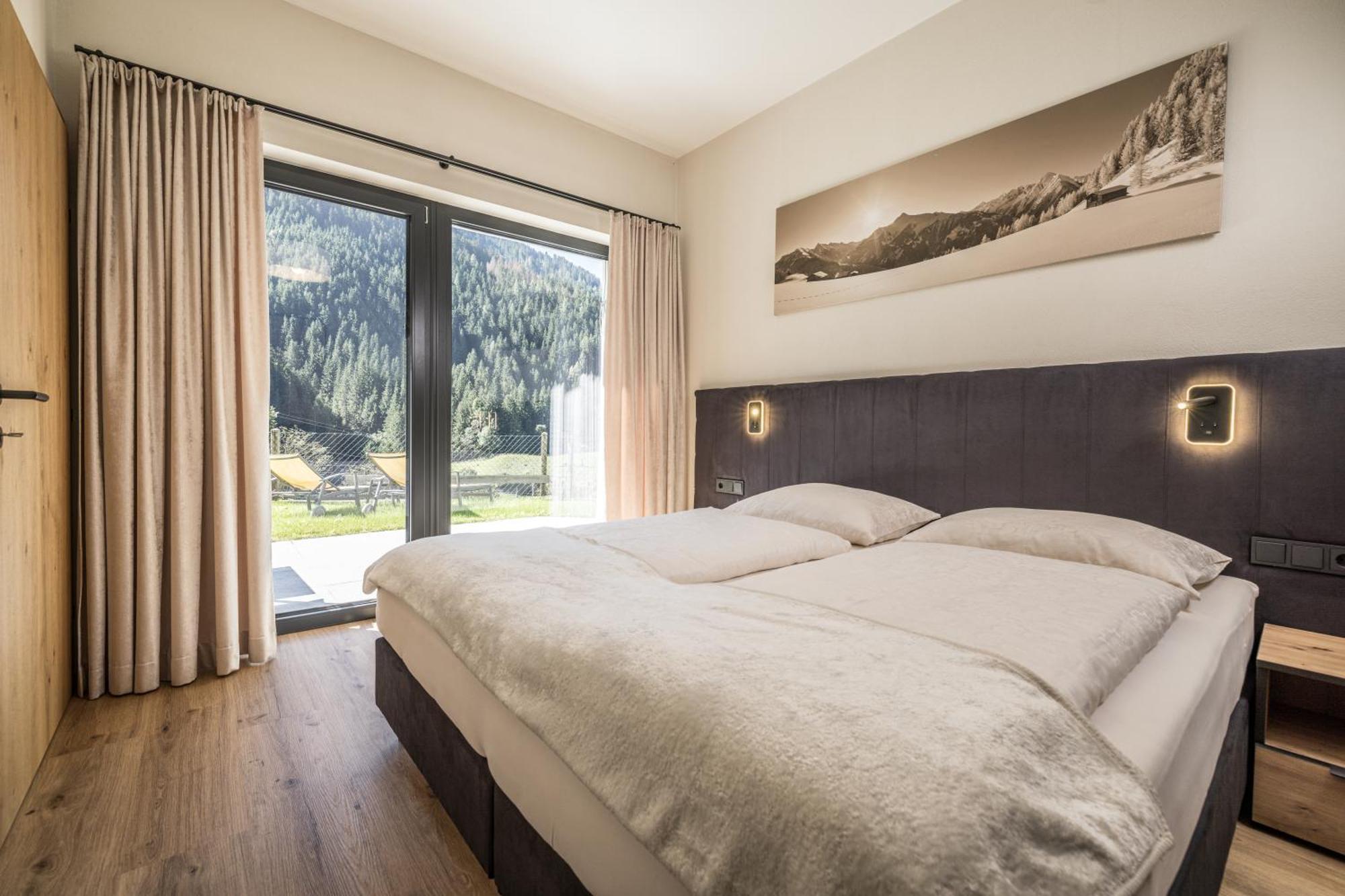 Natur Zeit - Alpine Garden Apartments Майрхофен Экстерьер фото